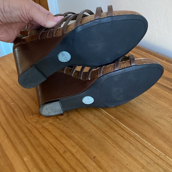 Me Too brown sandals wedges - Picture 6 of 9